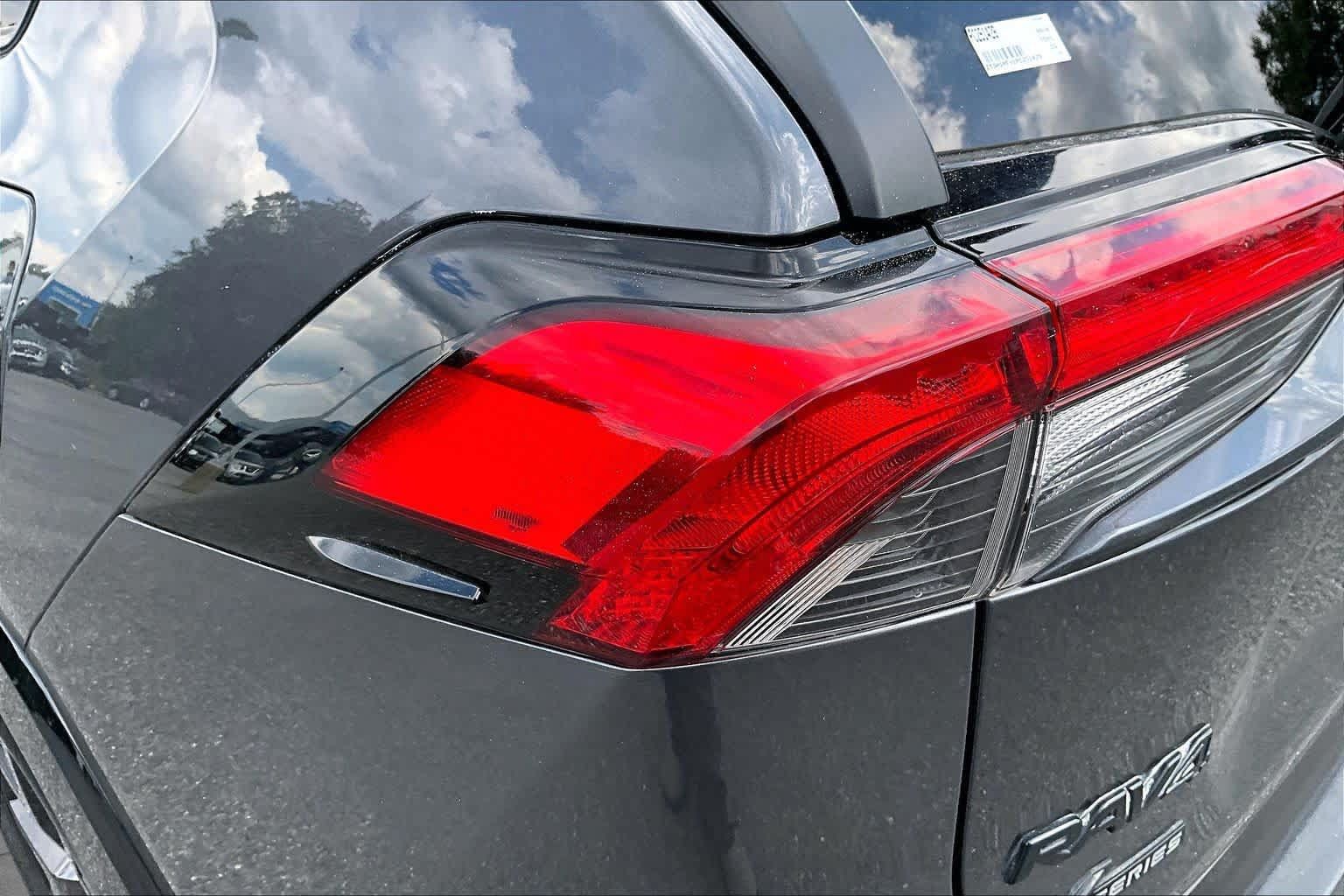 Used 2023 Toyota RAV4 LE FWD image 28