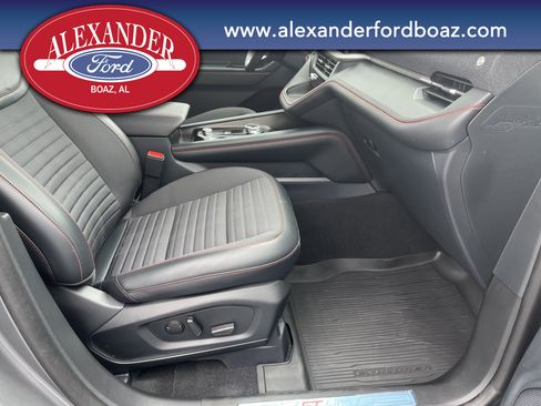 Used 2025 Ford Explorer ST-Line RWD image 15