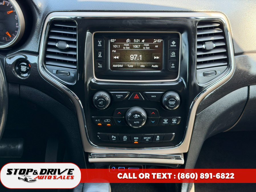 Used 2017 Jeep Grand Cherokee Laredo w/ Quick Order Package 23E AWD/4WD image 11
