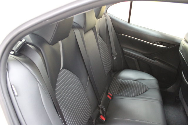 Used 2021 Toyota Camry SE FWD image 9