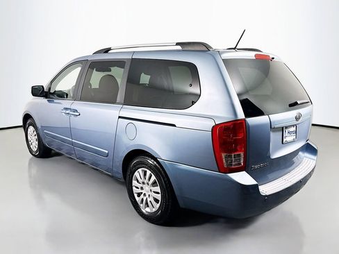 Used 2011 Kia Sedona LX FWD image 4