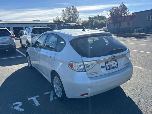 Used 2010 Subaru Impreza 2.5i Premium image 7