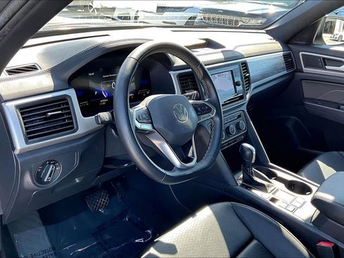 Certified 2023 Volkswagen Atlas Cross Sport SE image 14