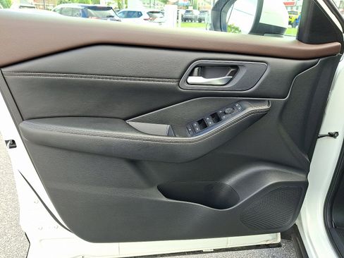 Certified 2023 Nissan Rogue SV w/ SV Premium B Package AWD/4WD image 15