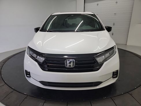 Certified 2023 Honda Odyssey Sport image 2