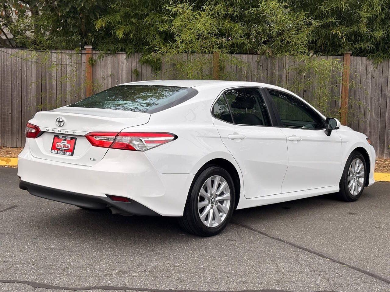Used 2018 Toyota Camry LE FWD image 24