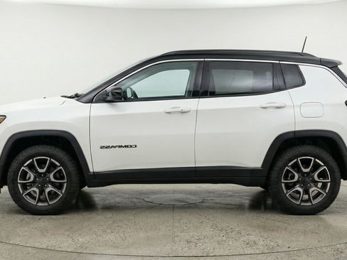 Used 2025 Jeep Compass Trailhawk AWD/4WD image 5