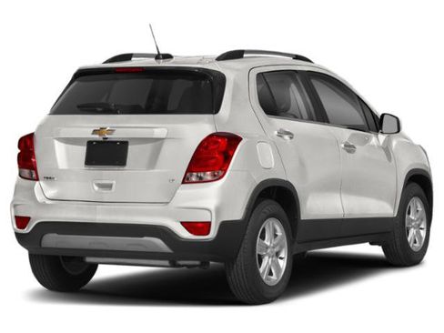 Used 2022 Chevrolet Trax LT w/ LT Convenience Package AWD/4WD image 2