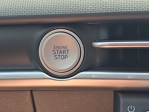 Certified 2025 Hyundai Tucson SE FWD image 31