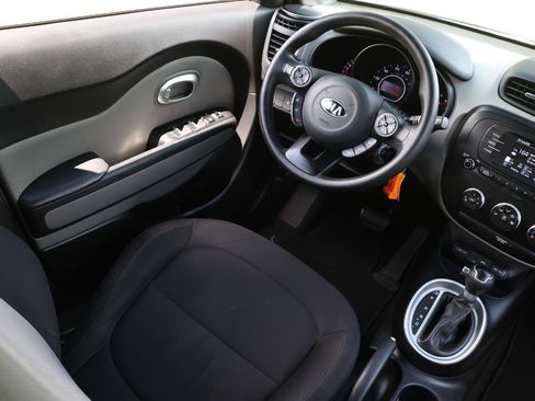 Used 2018 Kia Soul FWD image 20