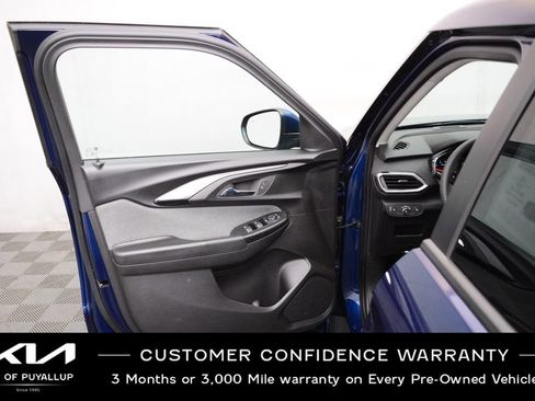 Used 2023 Chevrolet TrailBlazer LT w/ Convenience Package FWD image 9