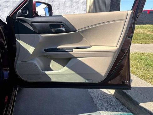 Used 2013 Honda Accord EX image 24