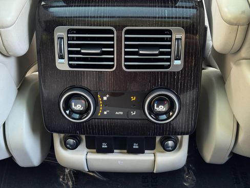 Used 2020 Land Rover Range Rover Autobiography image 44