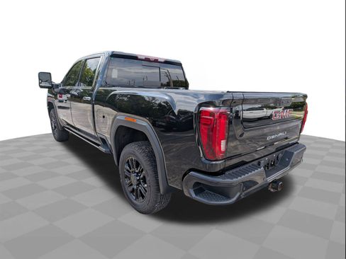 Used 2021 GMC Sierra 2500 Denali w/ Denali Black Diamond Edition AWD/4WD image 6