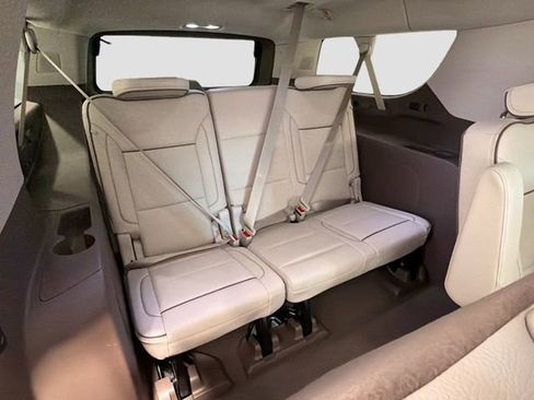 Used 2023 GMC Yukon XL Denali image 25