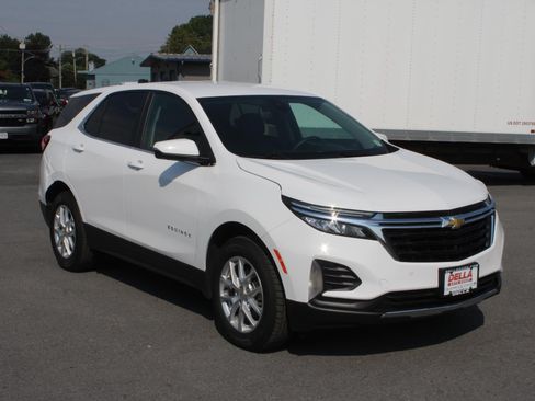 Used 2024 Chevrolet Equinox LT AWD/4WD image 3