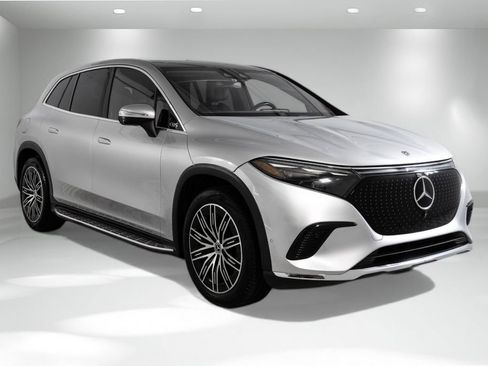Used 2023 Mercedes-Benz EQS 450+ SUV image 6