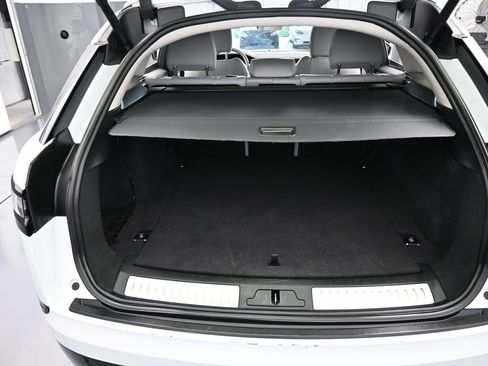 Used 2025 Land Rover Range Rover Velar Dynamic SE image 39
