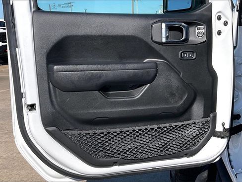 Used 2023 Jeep Gladiator Mojave image 17