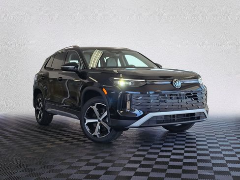 New 2026 Volkswagen Tiguan SE AWD/4WD image 1