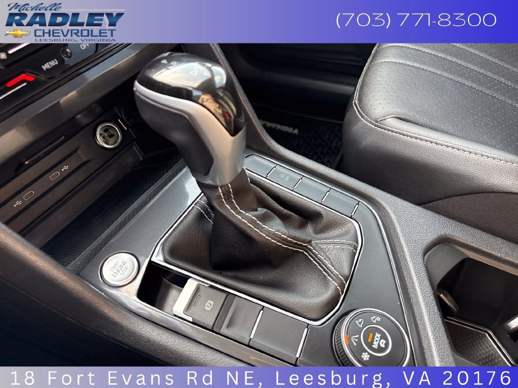 Used 2024 Volkswagen Tiguan SE w/ Panoramic Sunroof Package AWD/4WD image 13