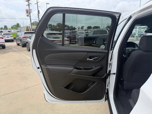 Used 2023 Chevrolet Traverse LT FWD image 23