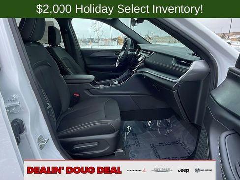 New 2025 Jeep Grand Cherokee Laredo image 28