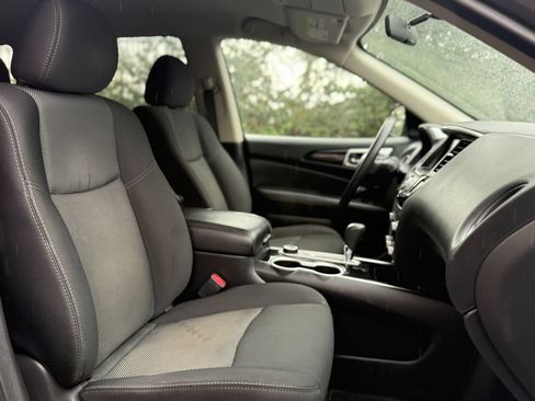 Used 2020 Nissan Pathfinder S AWD/4WD image 19