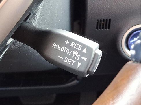 Used 2022 Lexus RX 450hL AWD w/ Premium Package image 27