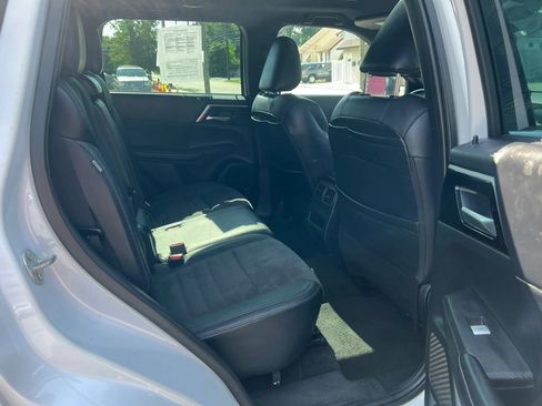 Used 2022 Mitsubishi Outlander SE FWD image 28