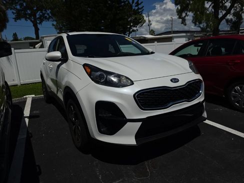 Certified 2022 Kia Sportage LX FWD image 3