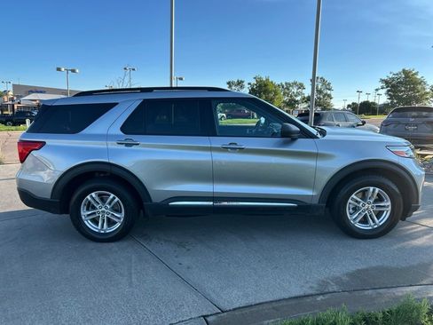 Used 2020 Ford Explorer XLT w/ Equipment Group 202A AWD/4WD image 10