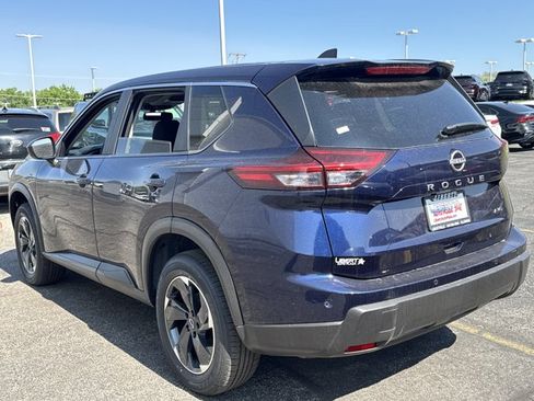 New 2025 Nissan Rogue SV AWD/4WD image 25