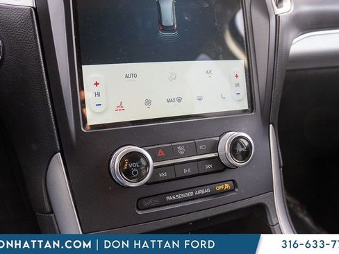 Used 2022 Ford Edge SEL image 9