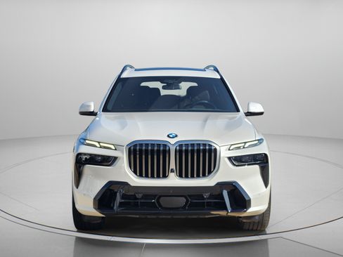Used 2025 BMW X7 xDrive40i w/ M Sport Package AWD/4WD image 6