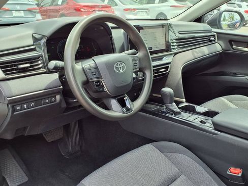 Used 2025 Toyota Camry LE FWD image 18