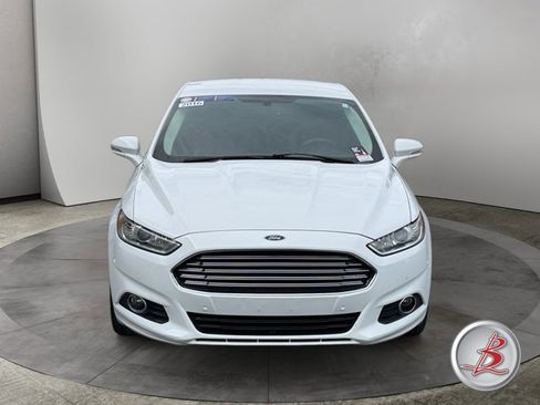 Used 2016 Ford Fusion SE w/ Equipment Group 202A image 2