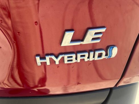 Used 2024 Toyota RAV4 LE AWD/4WD image 13