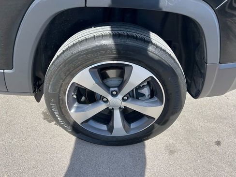 Used 2022 Jeep Cherokee Limited image 14