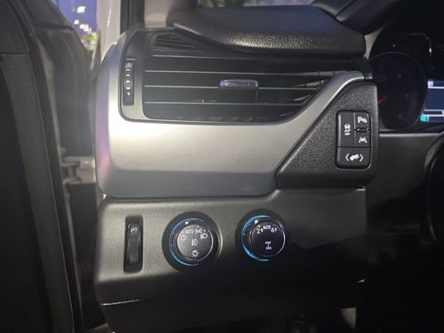 Used 2020 Chevrolet Suburban Premier image 11