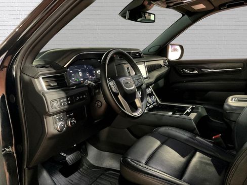 Used 2023 GMC Yukon XL Denali AWD/4WD image 17