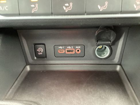 Used 2024 Nissan Sentra SV w/ Lighting Package image 23