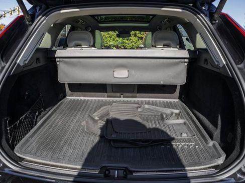 Certified 2022 Volvo XC60 B6 Inscription w/ Advanced Package image 10