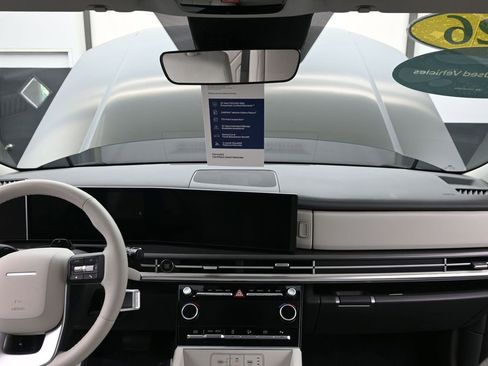 Used 2026 Hyundai Santa Fe SEL FWD image 16