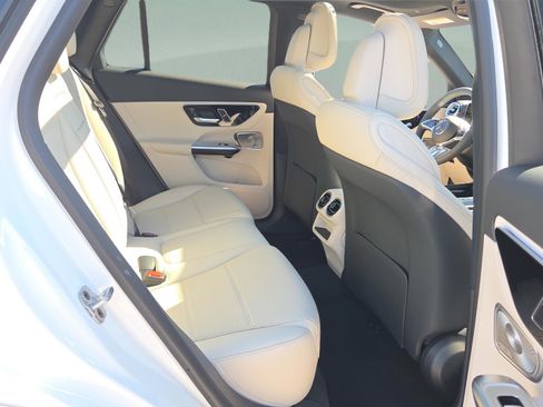 New 2026 Mercedes-Benz GLC 300 image 23