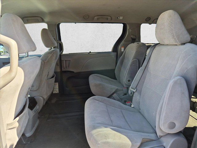 Used 2017 Toyota Sienna LE FWD image 15