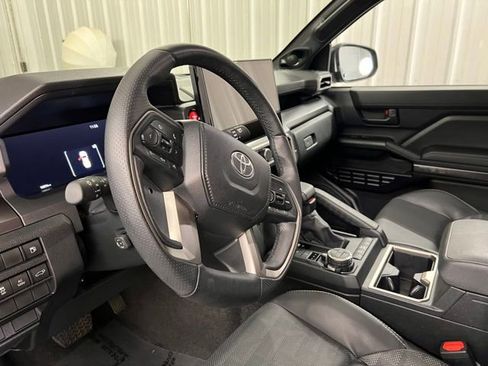 Used 2025 Toyota 4Runner TRD Off-Road Premium image 11