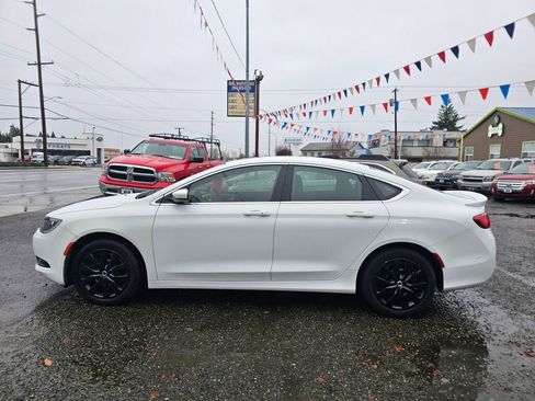 Used 2016 Chrysler 200 LX image 4