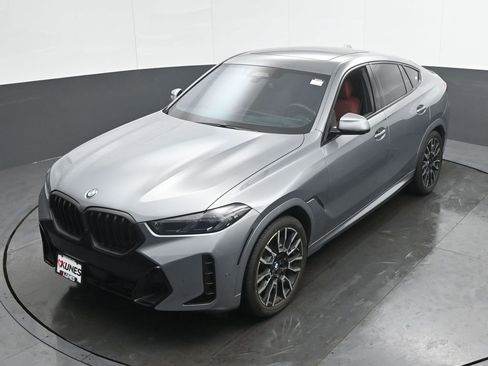 Used 2024 BMW X6 xDrive40i w/ Premium Package image 40