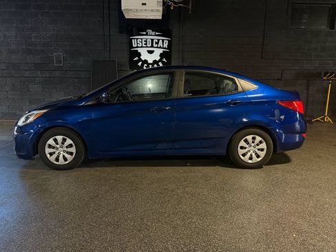 Used 2017 Hyundai Accent SE FWD image 3